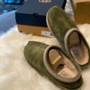 Men’s ugg slippers 12